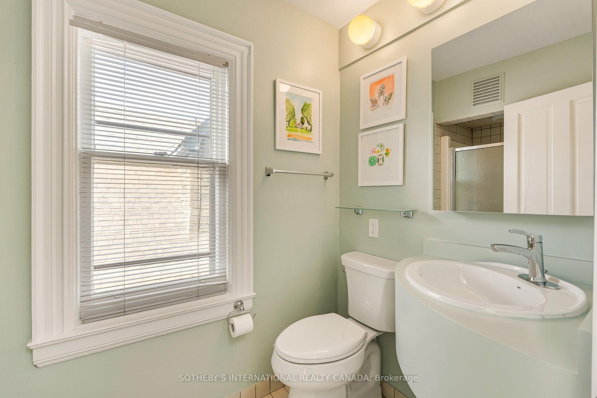 Photo 21 of 135 Roxborough Street E, Toronto, Rosedale-Moore Park — HOMEH