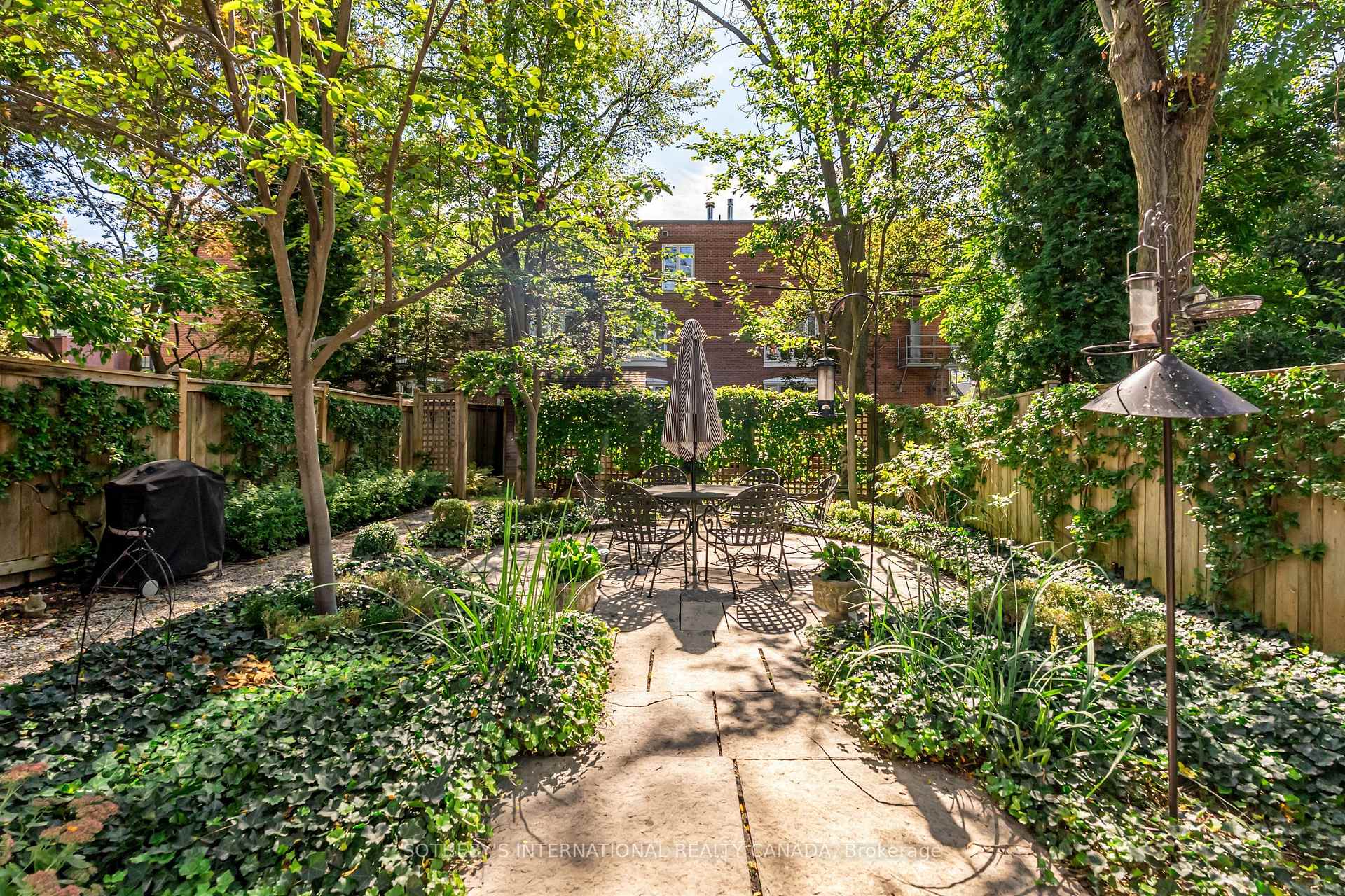 Photo 24 of 135 Roxborough Street E, Toronto, Rosedale-Moore Park — HOMEH