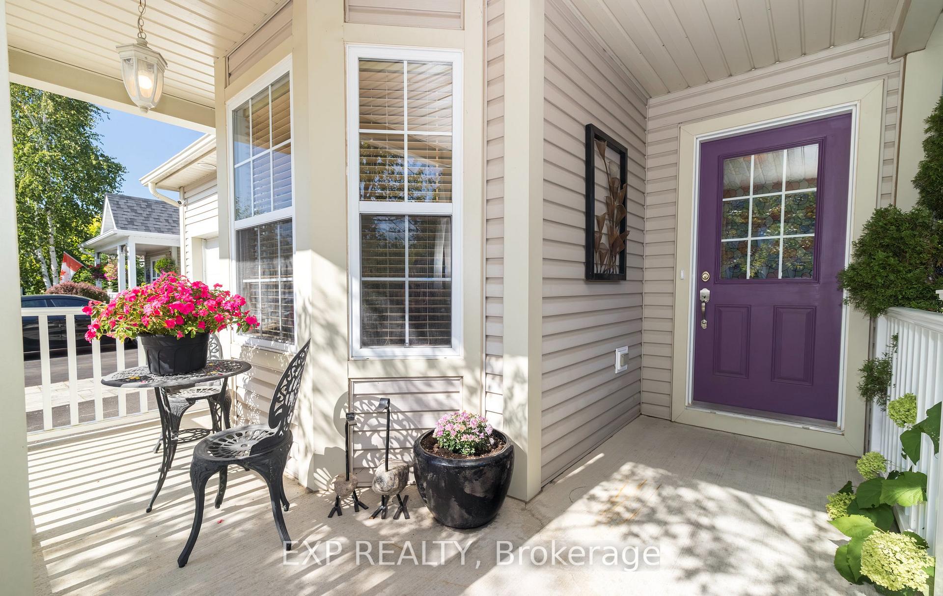Photo 2 of 105 Hampson Crescent, Guelph/Eramosa, Rockwood — HOMEH