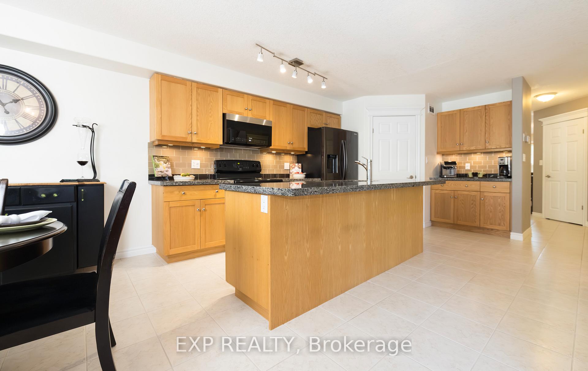 Photo 7 of 105 Hampson Crescent, Guelph/Eramosa, Rockwood — HOMEH