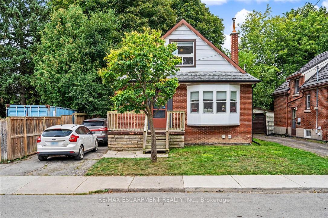 Photo of 15 Mapes Avenue