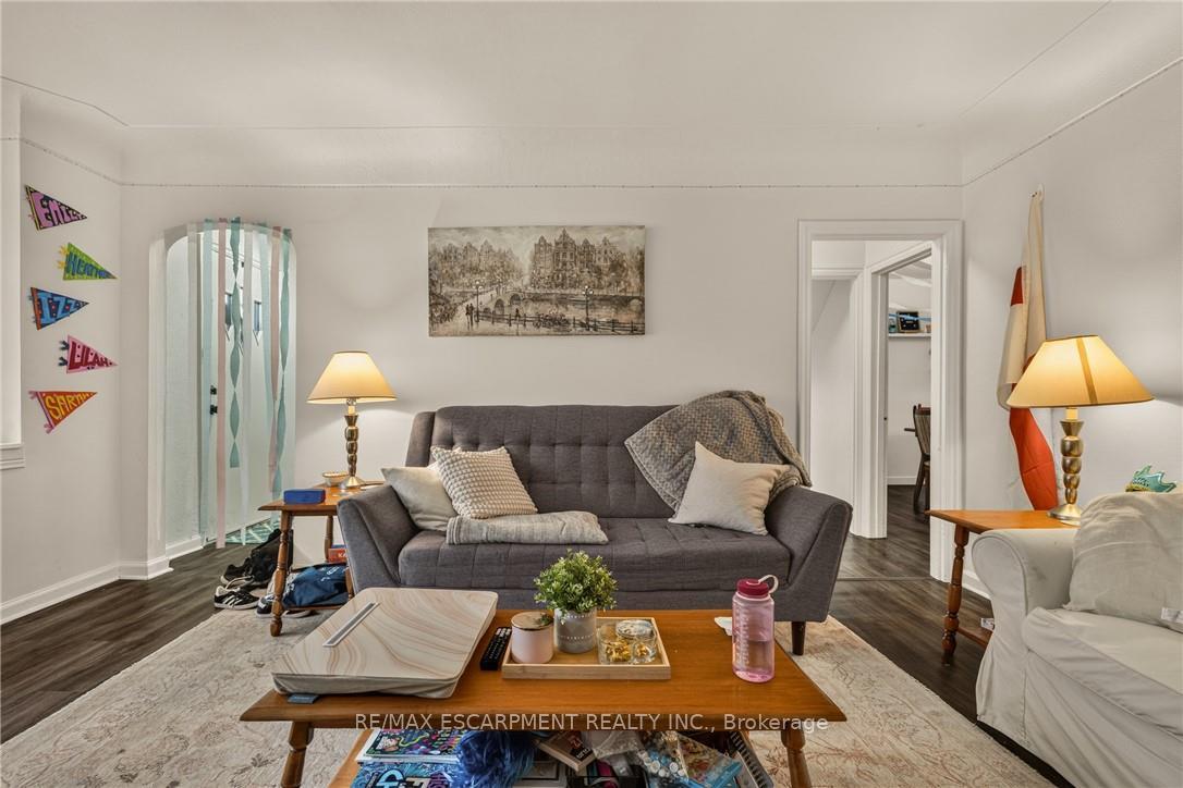 Photo 4 of 15 Mapes Avenue, Hamilton, Westdale — HOMEH