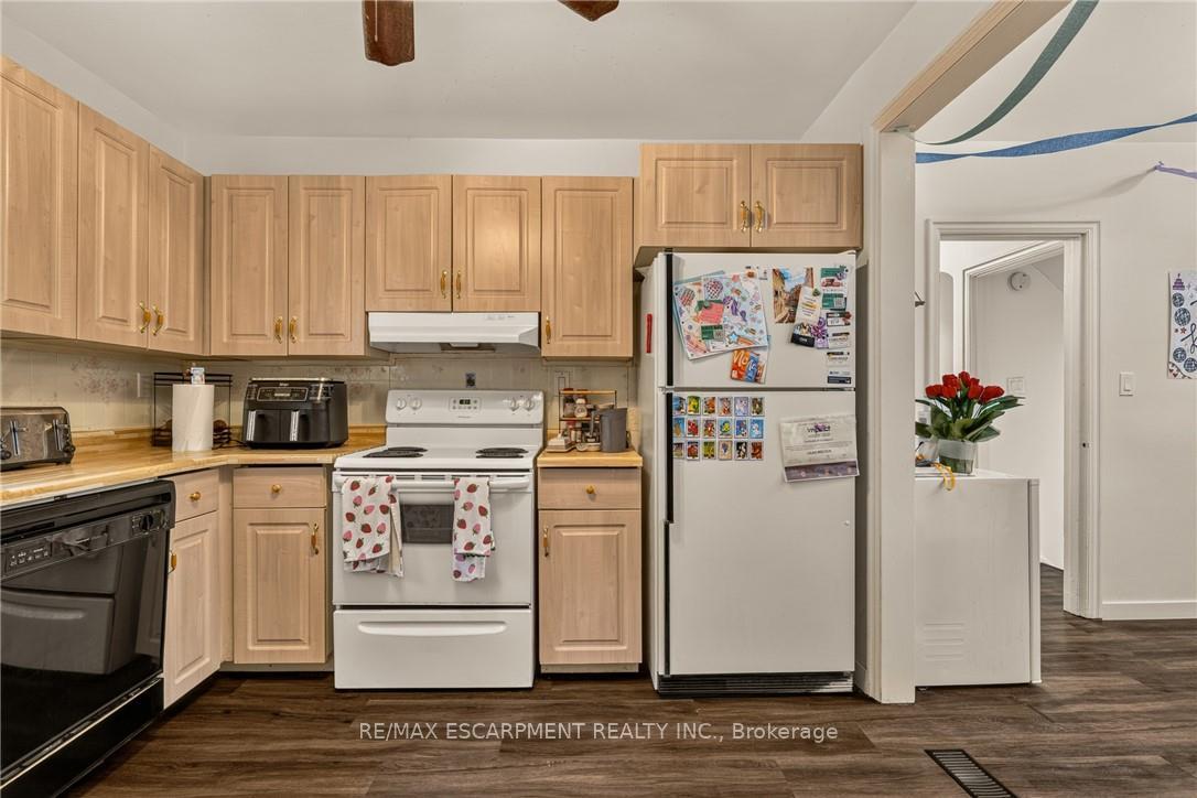 Photo 14 of 15 Mapes Avenue, Hamilton, Westdale — HOMEH
