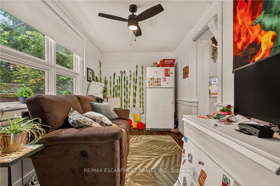 Photo 16 of 15 Mapes Avenue, Hamilton, Westdale — HOMEH
