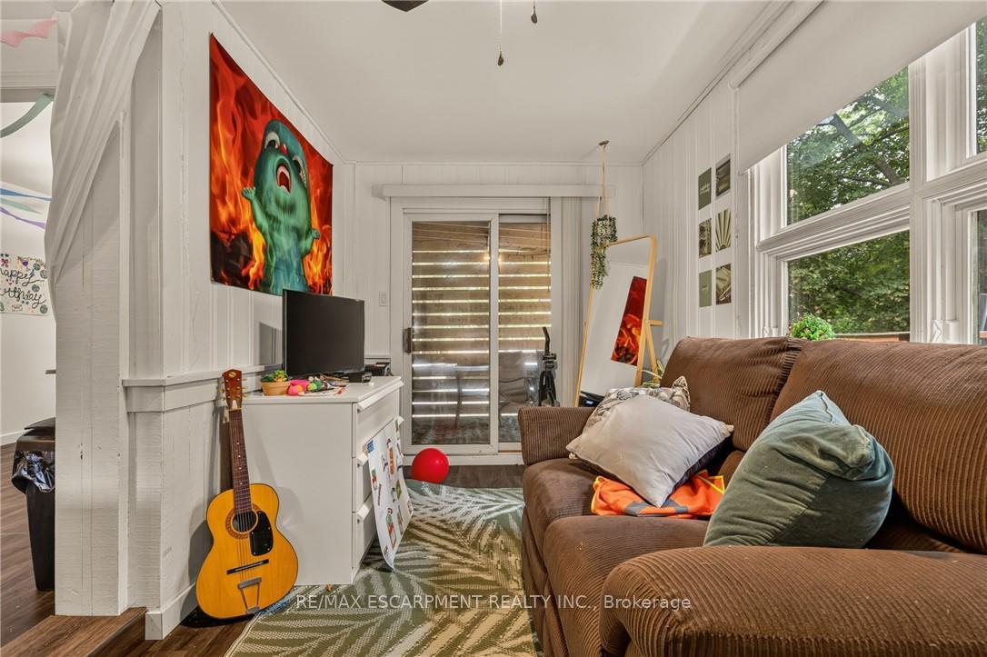 Photo 17 of 15 Mapes Avenue, Hamilton, Westdale — HOMEH