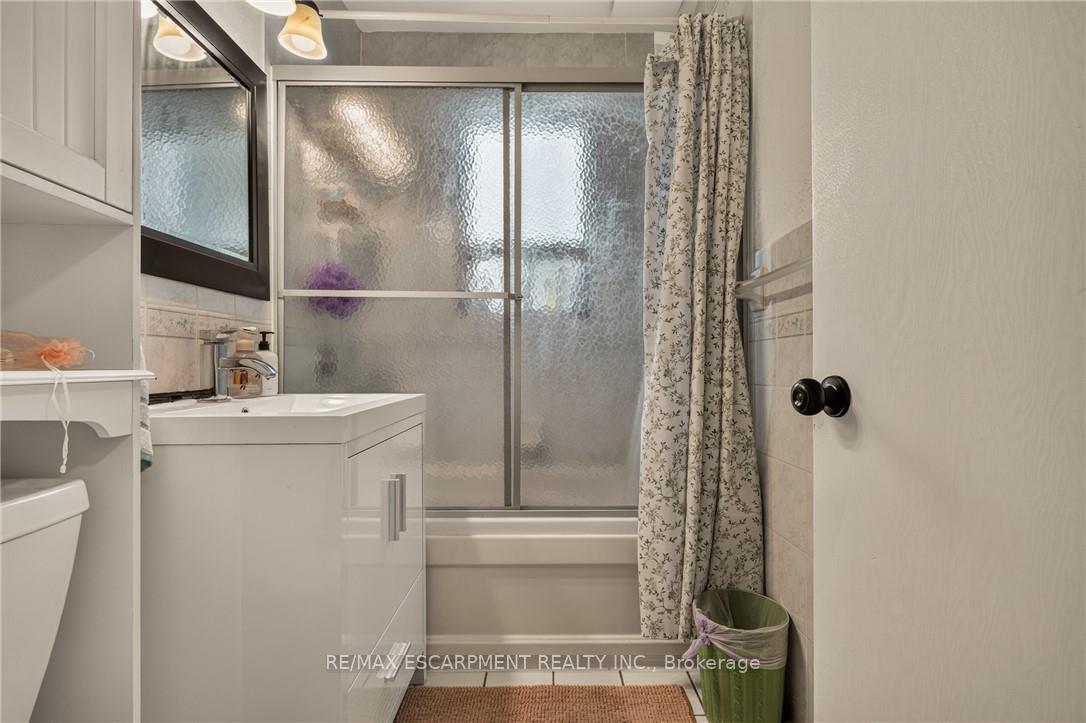 Photo 18 of 15 Mapes Avenue, Hamilton, Westdale — HOMEH