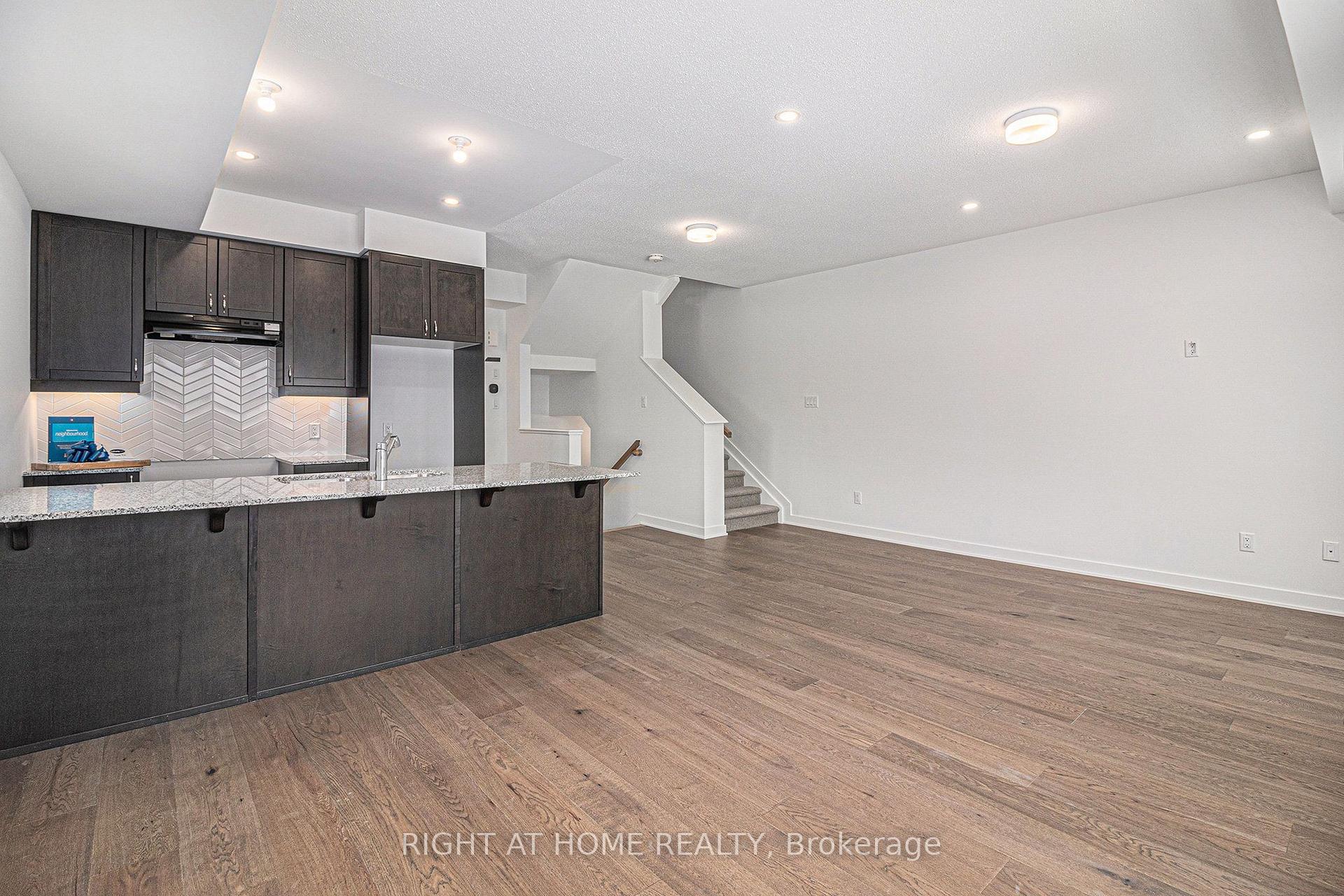 Photo 2 of 402 Mishi, Ottawa, CFB Rockcliffe and Area — HOMEH