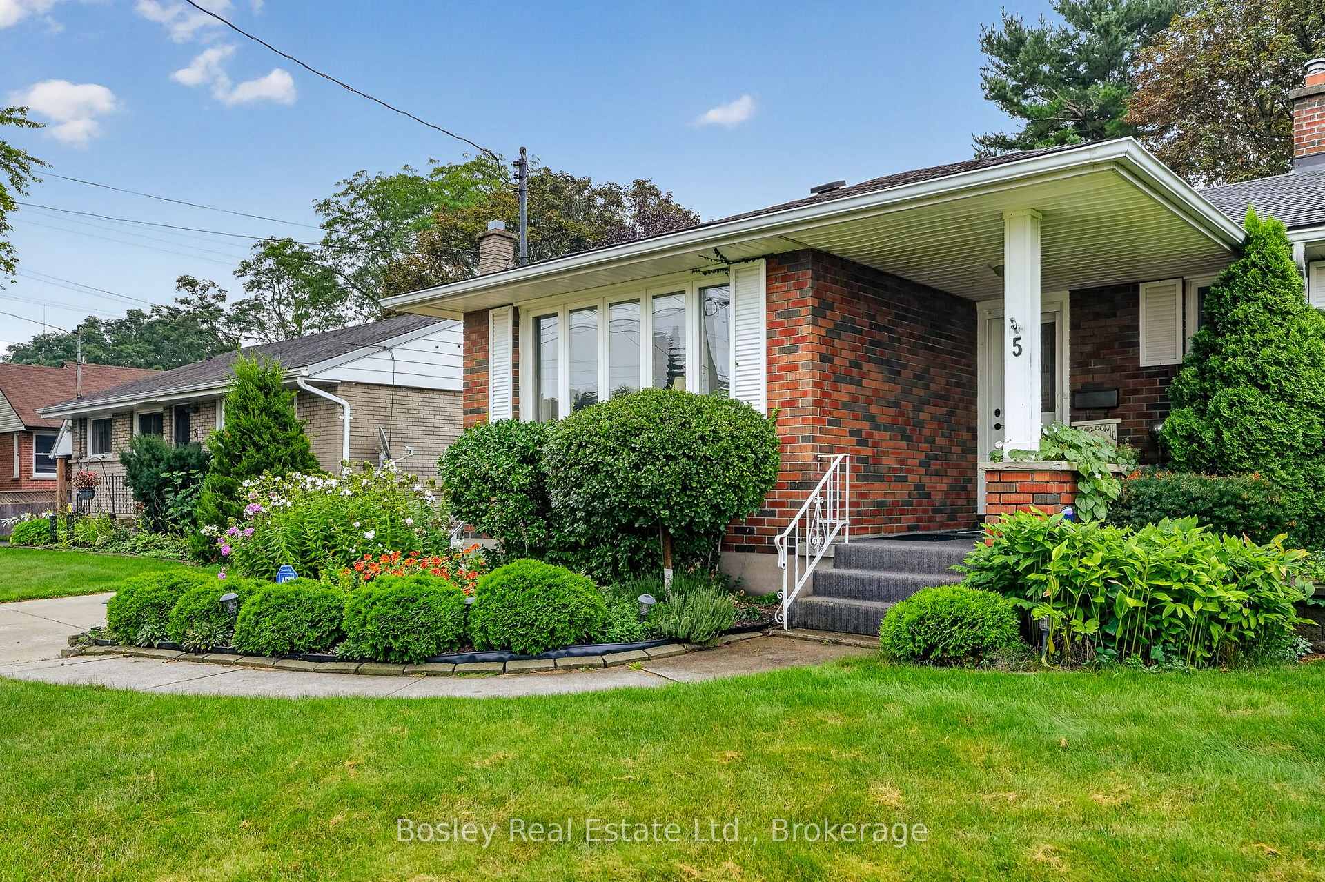 Photo 4 of 5 Ralston Drive, Port Hope — HOMEH