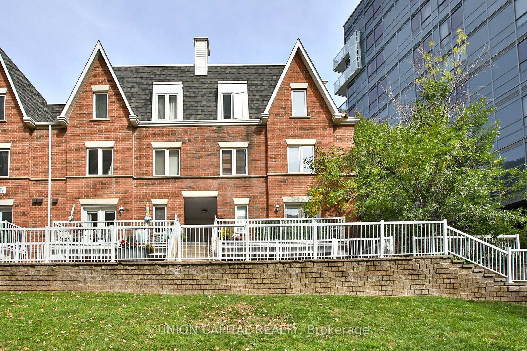 Photo 35 of 12 Sudbury Street, Toronto, Niagara — HOMEH
