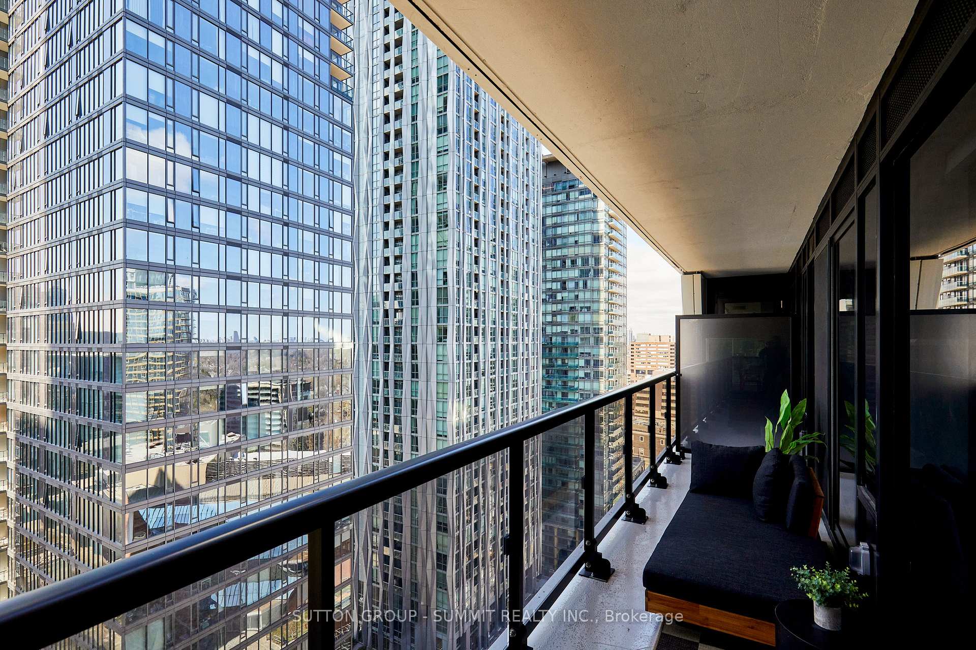 Photo 18 of Unit 2501, 771 Yonge Street, Toronto, Rosedale-Moore Park — HOMEH