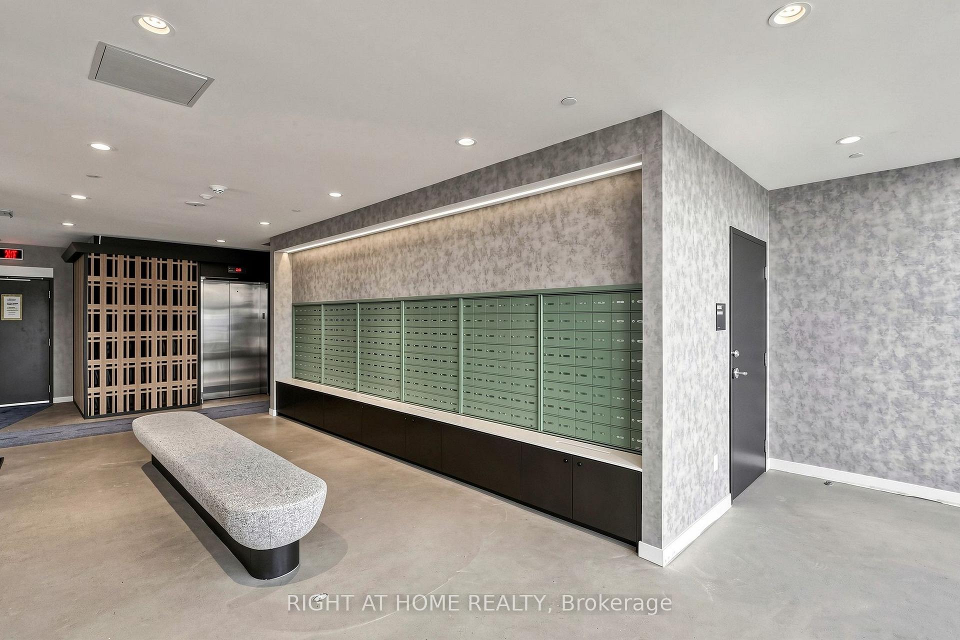 Photo 5 of Unit 909, 474 Caldari Road, Vaughan, Concord — HOMEH