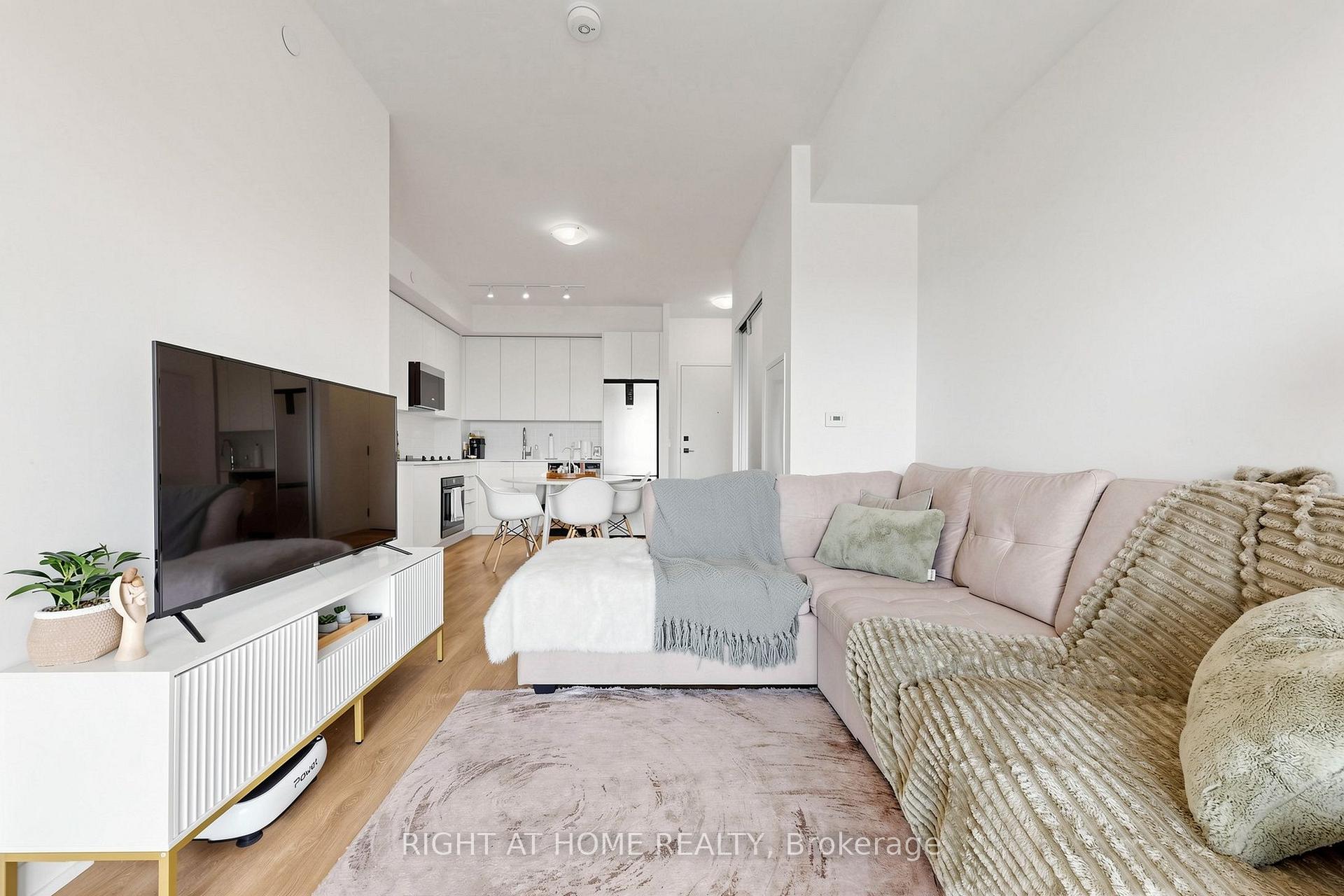 Photo 11 of Unit 909, 474 Caldari Road, Vaughan, Concord — HOMEH