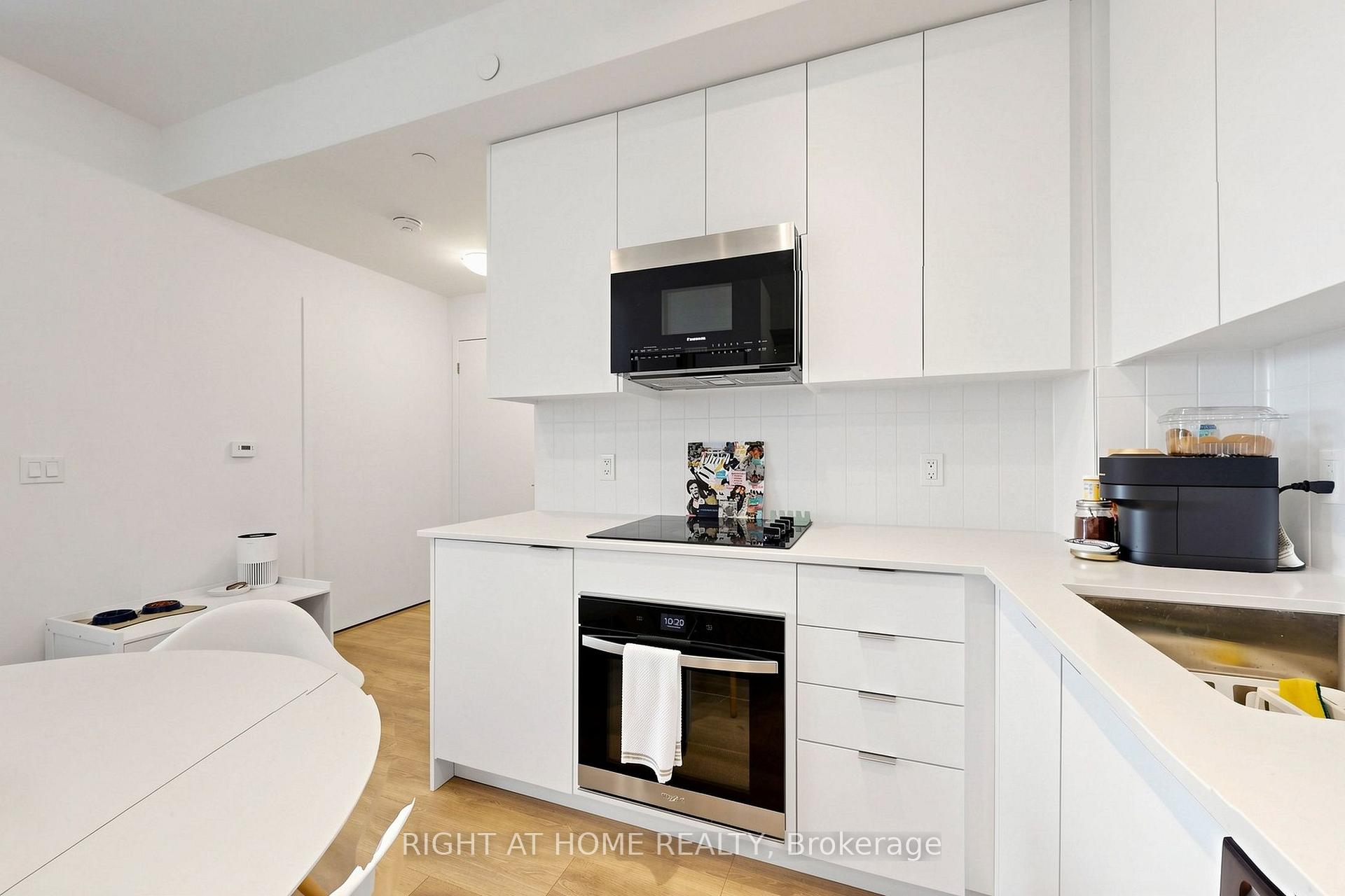 Photo 14 of Unit 909, 474 Caldari Road, Vaughan, Concord — HOMEH