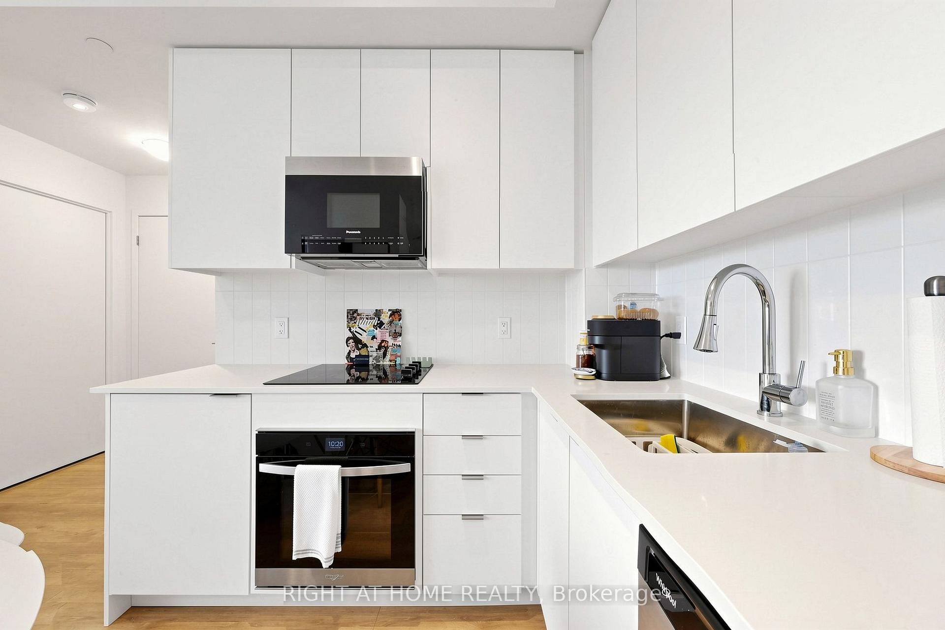 Photo 13 of Unit 909, 474 Caldari Road, Vaughan, Concord — HOMEH