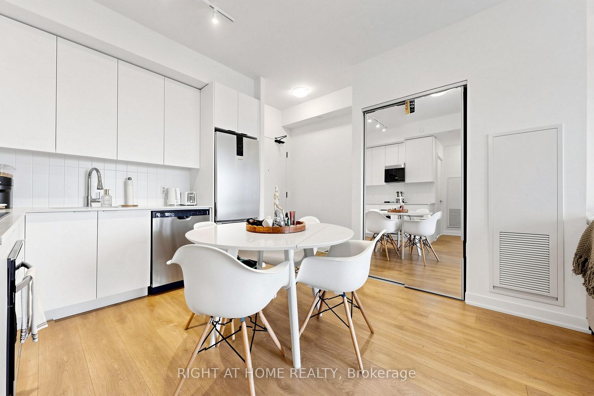 Photo 15 of Unit 909, 474 Caldari Road, Vaughan, Concord — HOMEH