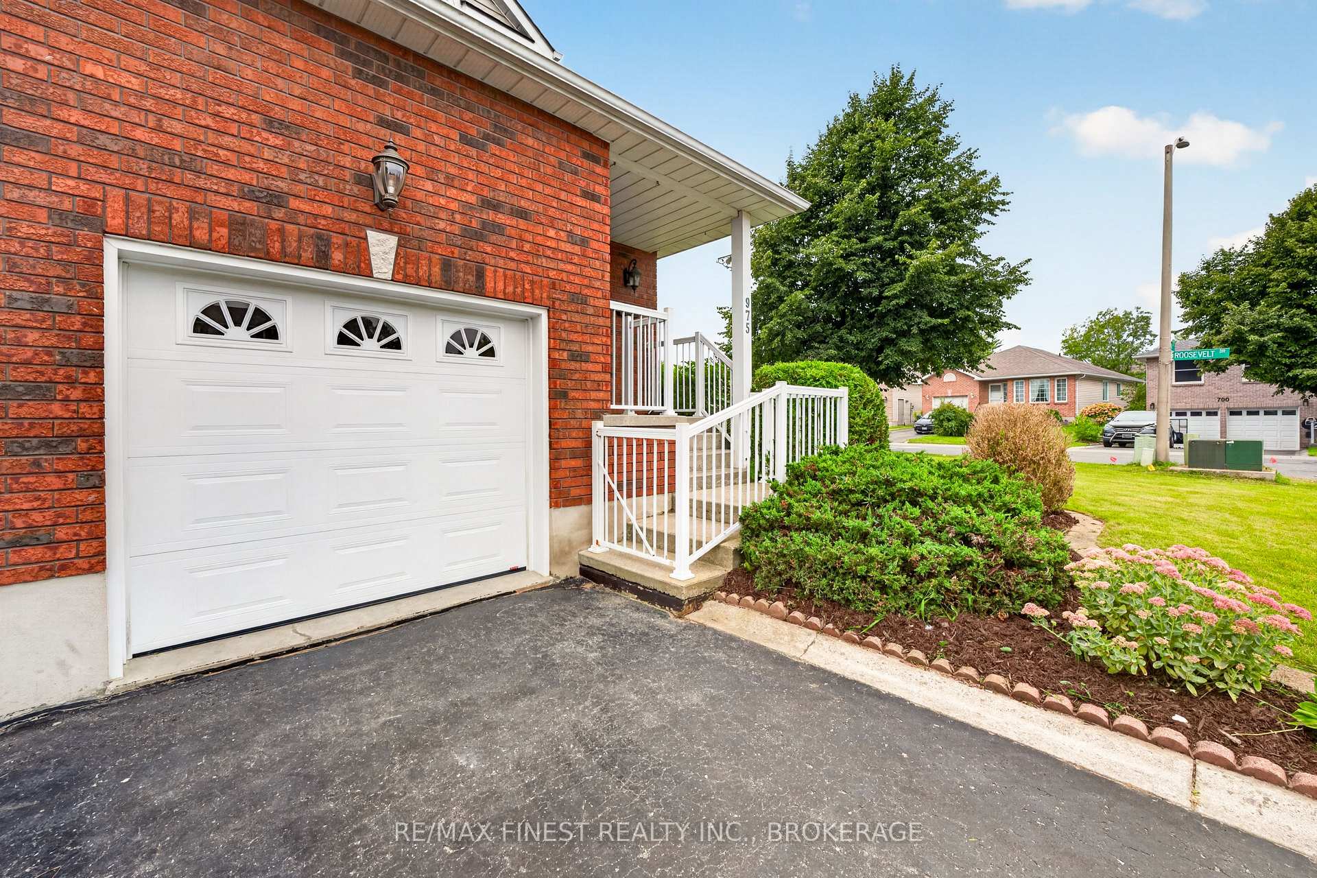 Photo 2 of 975 Ringstead Street, Kingston, City SouthWest — HOMEH