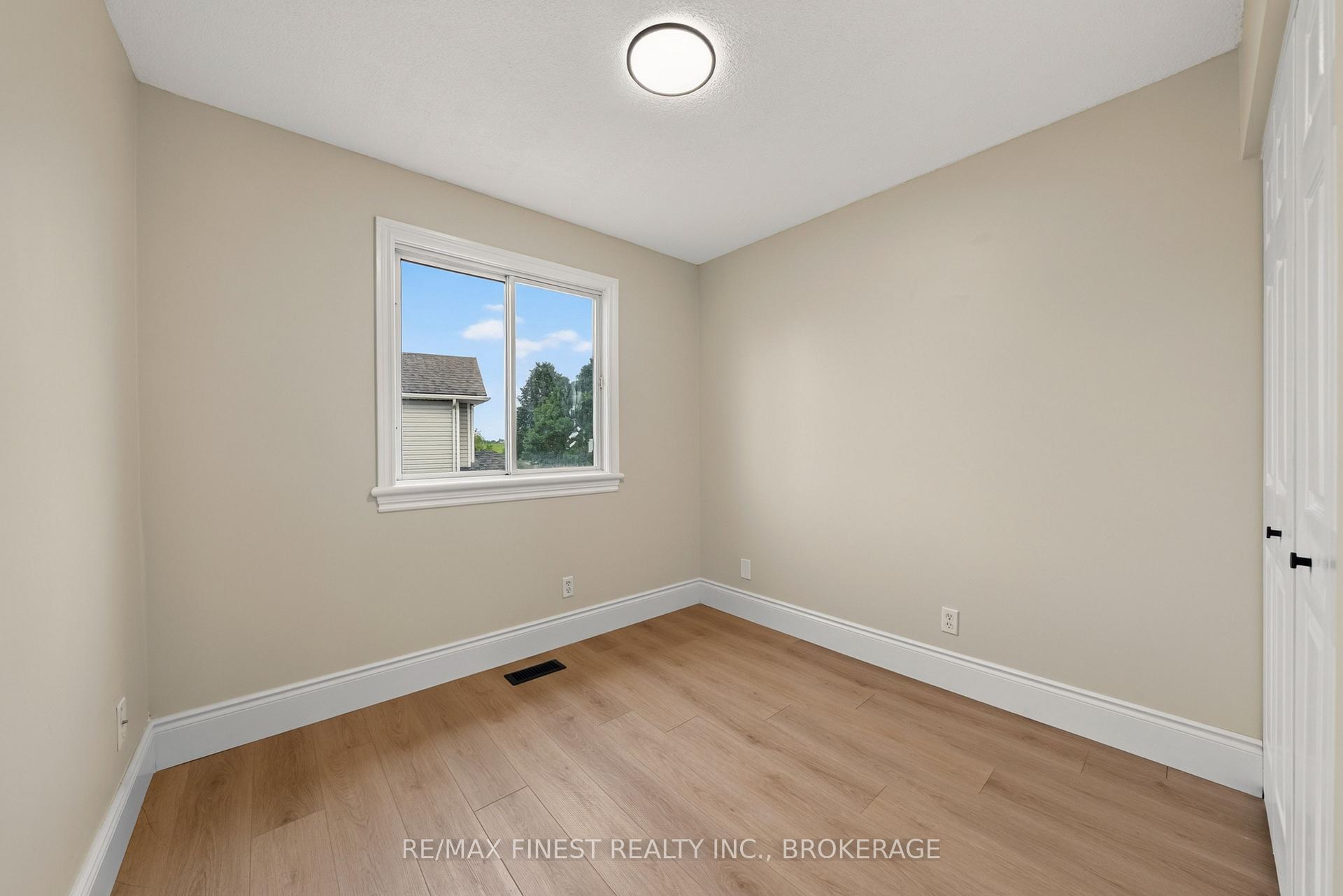 Photo 16 of 975 Ringstead Street, Kingston, City SouthWest — HOMEH