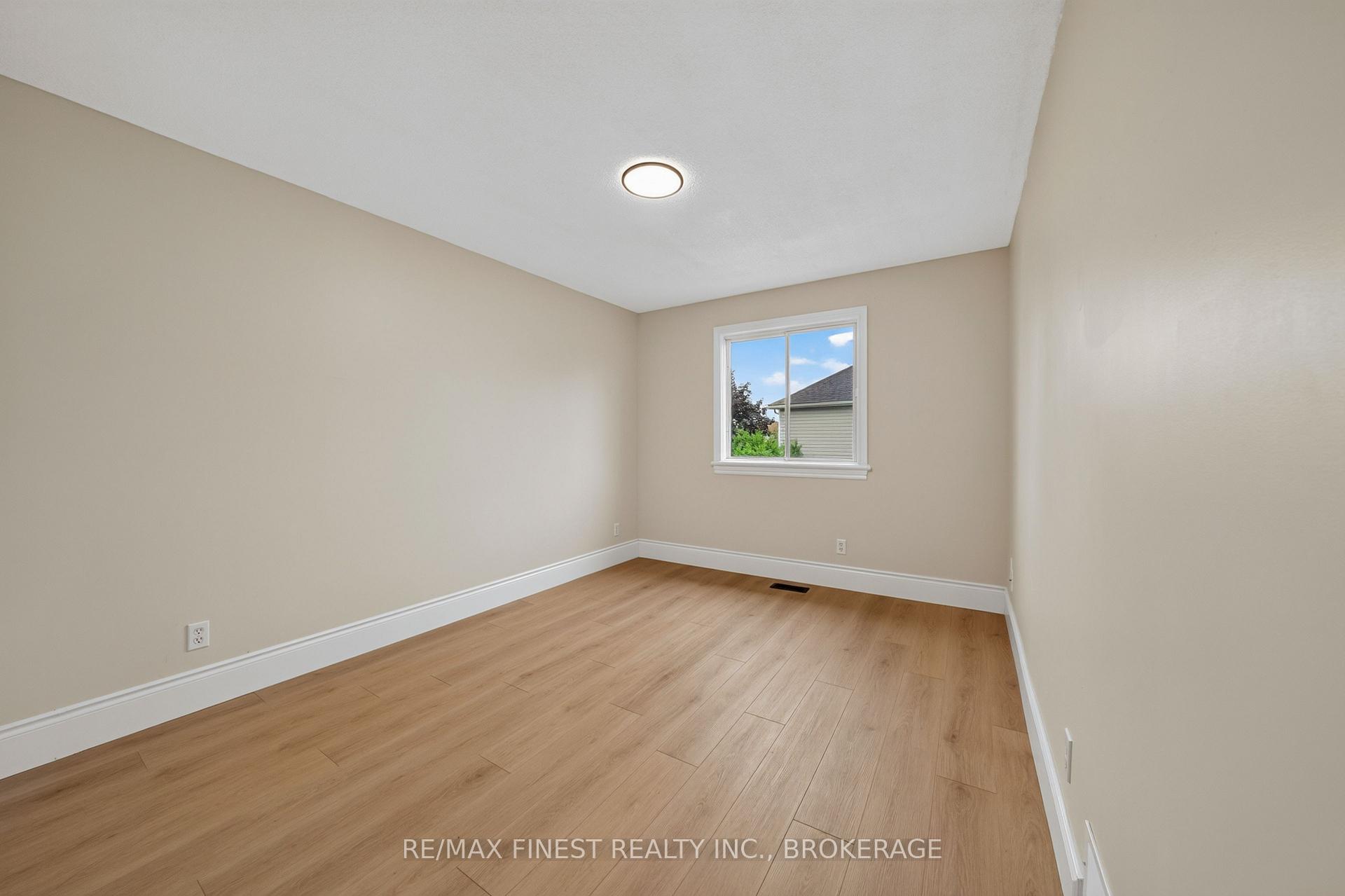 Photo 17 of 975 Ringstead Street, Kingston, City SouthWest — HOMEH