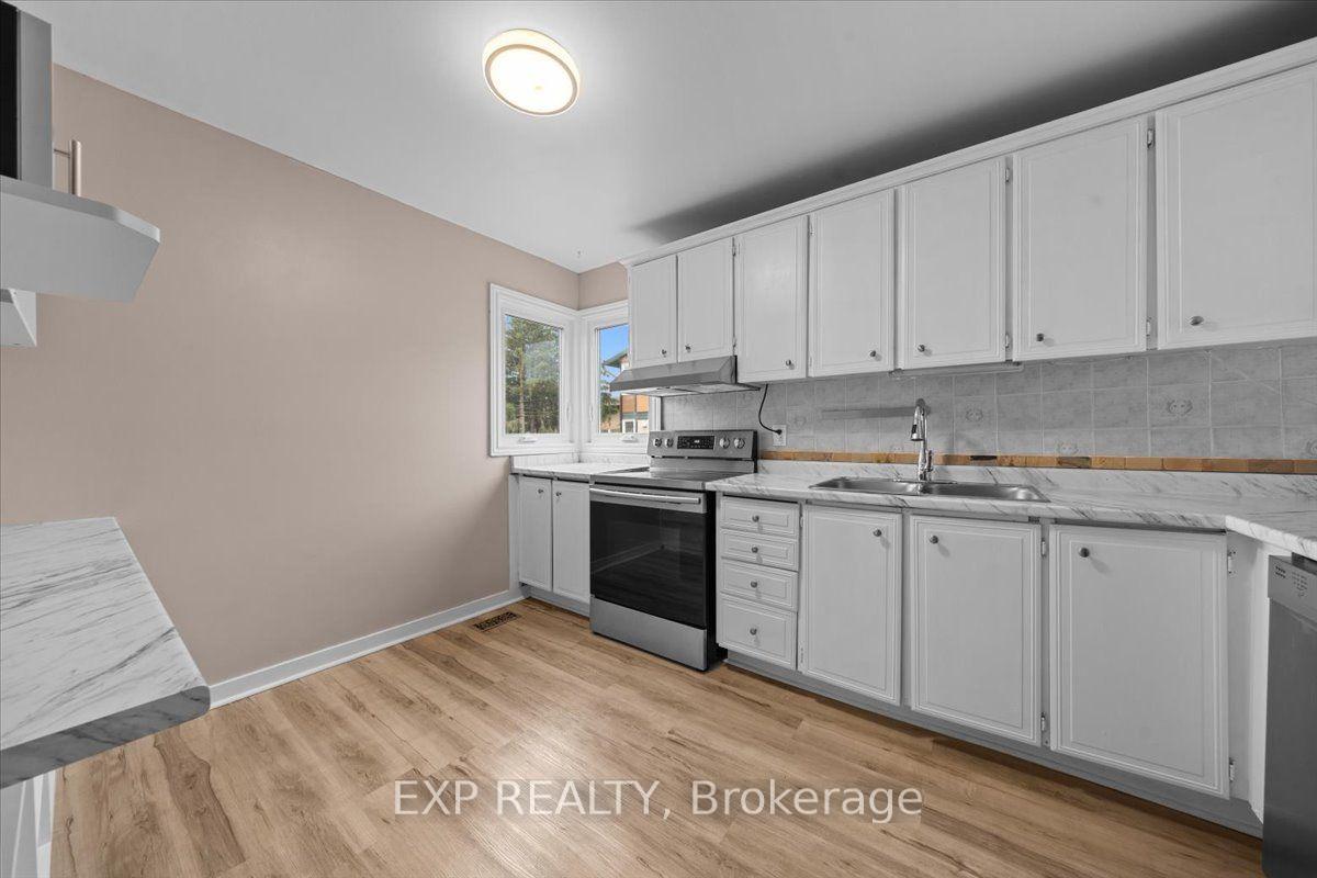 Photo 5 of 1449 Ridgebrook Drive, Ottawa, Pineview — HOMEH