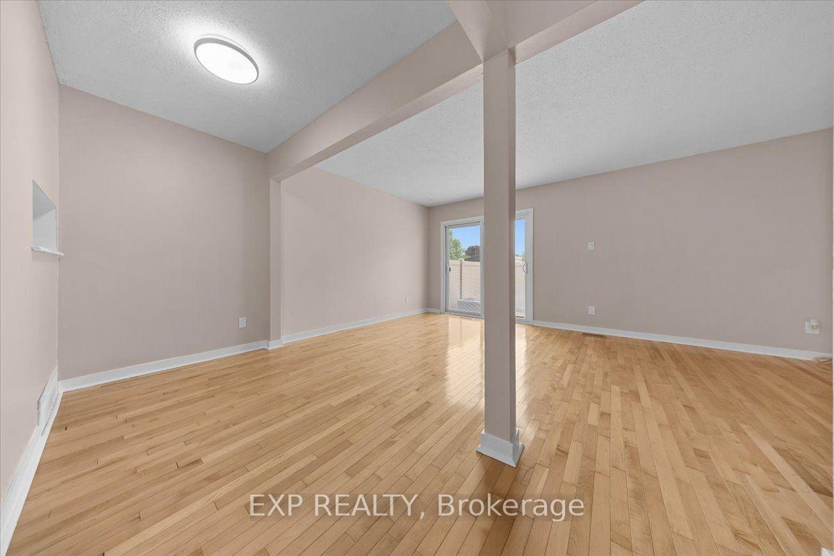 Photo 10 of 1449 Ridgebrook Drive, Ottawa, Pineview — HOMEH