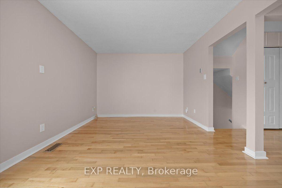 Photo 13 of 1449 Ridgebrook Drive, Ottawa, Pineview — HOMEH