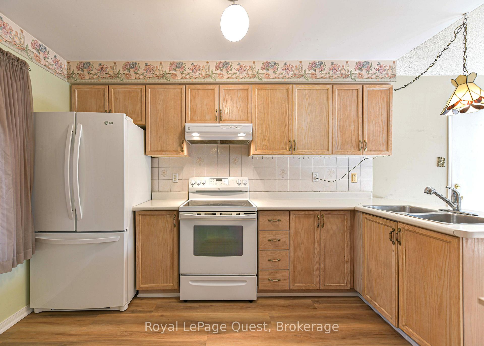 Photo 7 of 37 Ashton Street, Orillia — HOMEH