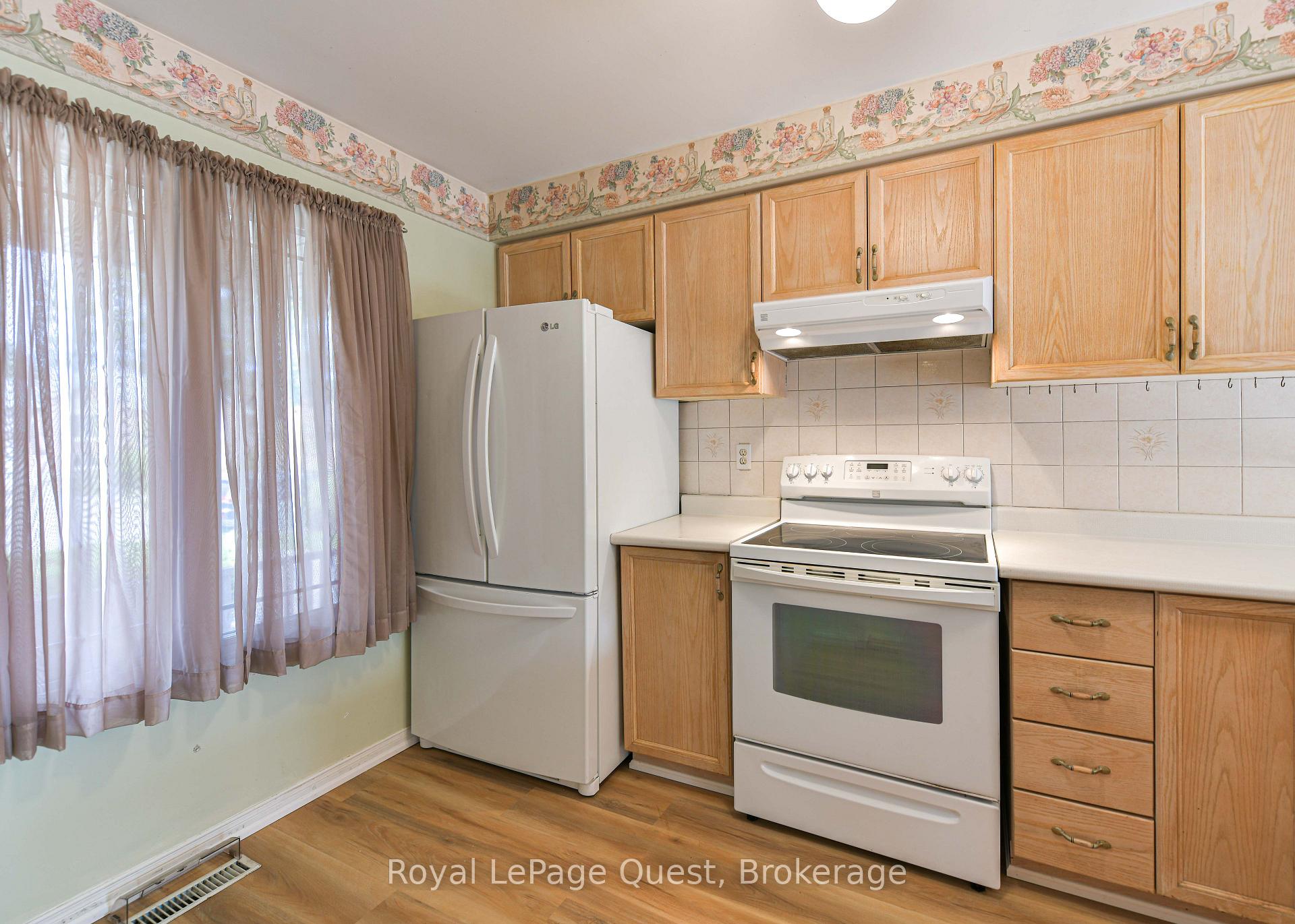 Photo 8 of 37 Ashton Street, Orillia — HOMEH