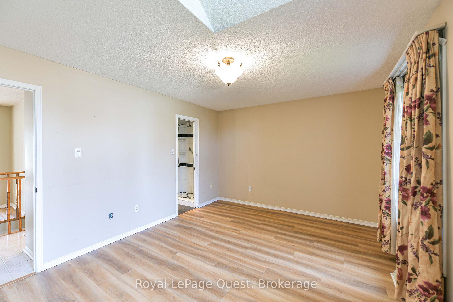 Photo 15 of 37 Ashton Street, Orillia — HOMEH