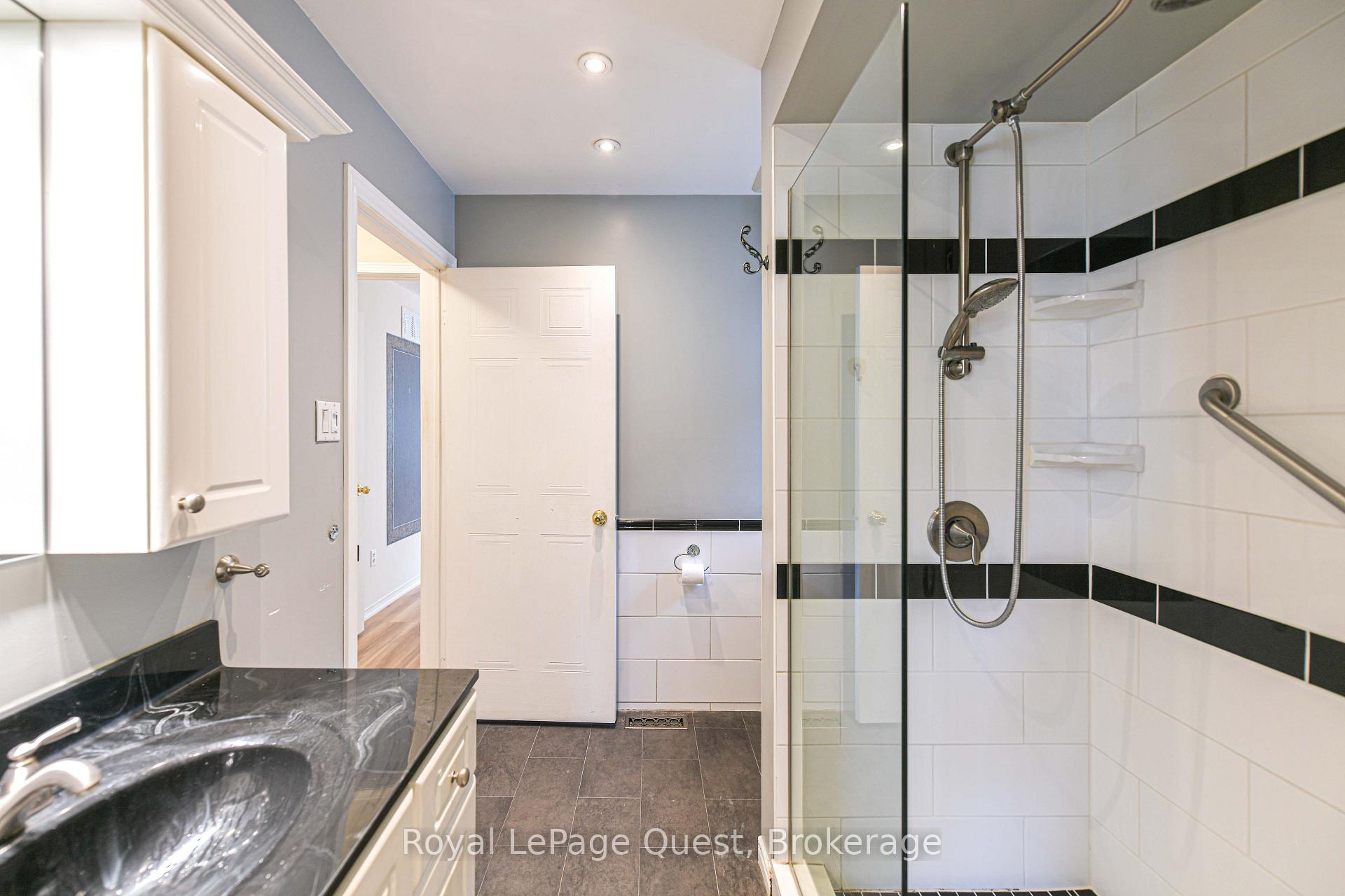 Photo 17 of 37 Ashton Street, Orillia — HOMEH