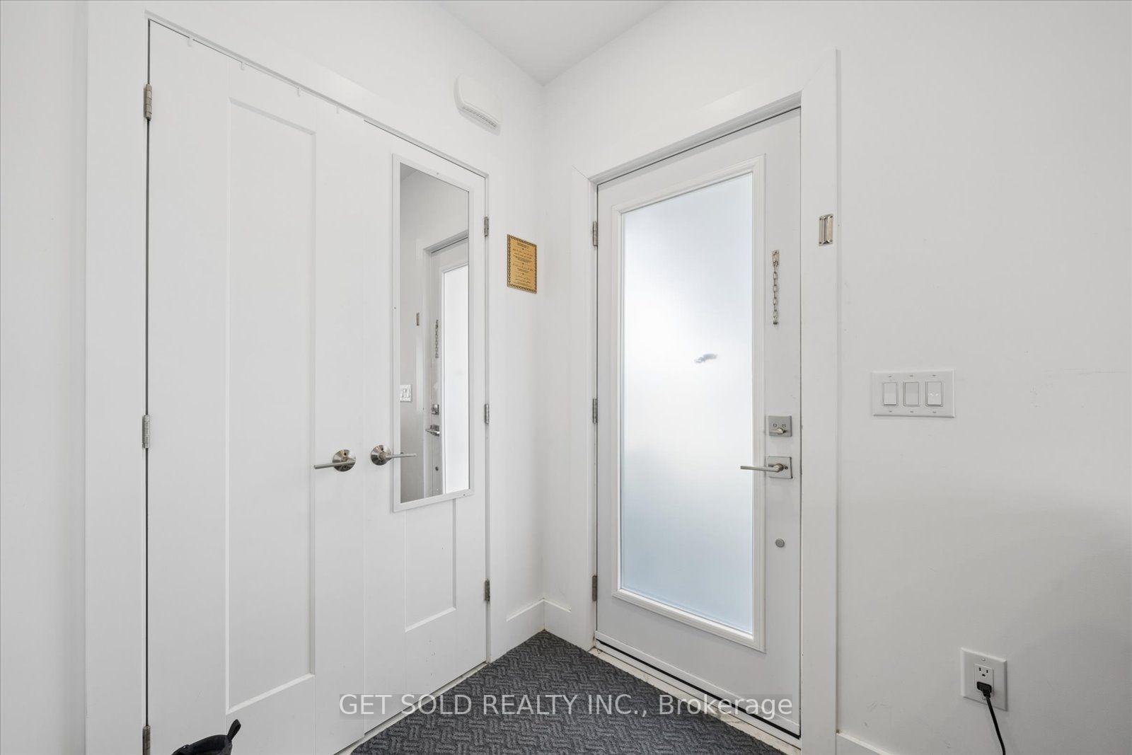 Photo 4 of 15 Burrard Road, Etobicoke, Elms-Old Rexdale — HOMEH