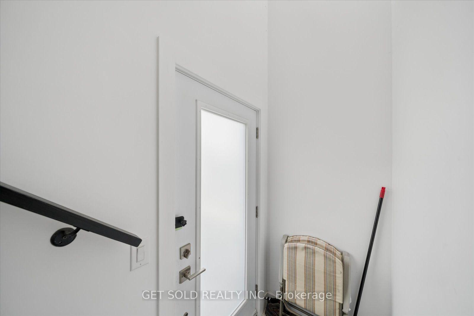 Photo 16 of 15 Burrard Road, Etobicoke, Elms-Old Rexdale — HOMEH