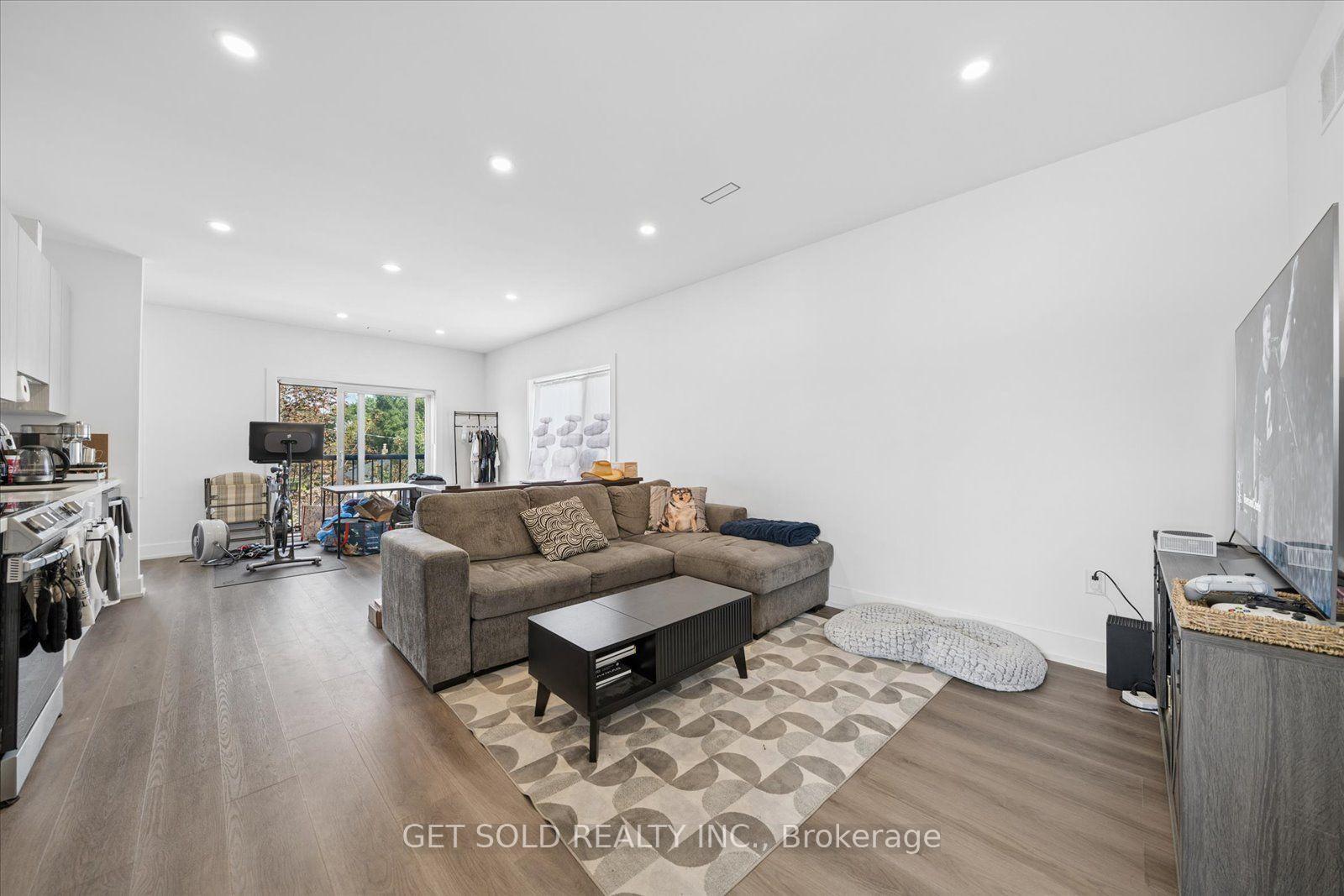 Photo 19 of 15 Burrard Road, Etobicoke, Elms-Old Rexdale — HOMEH