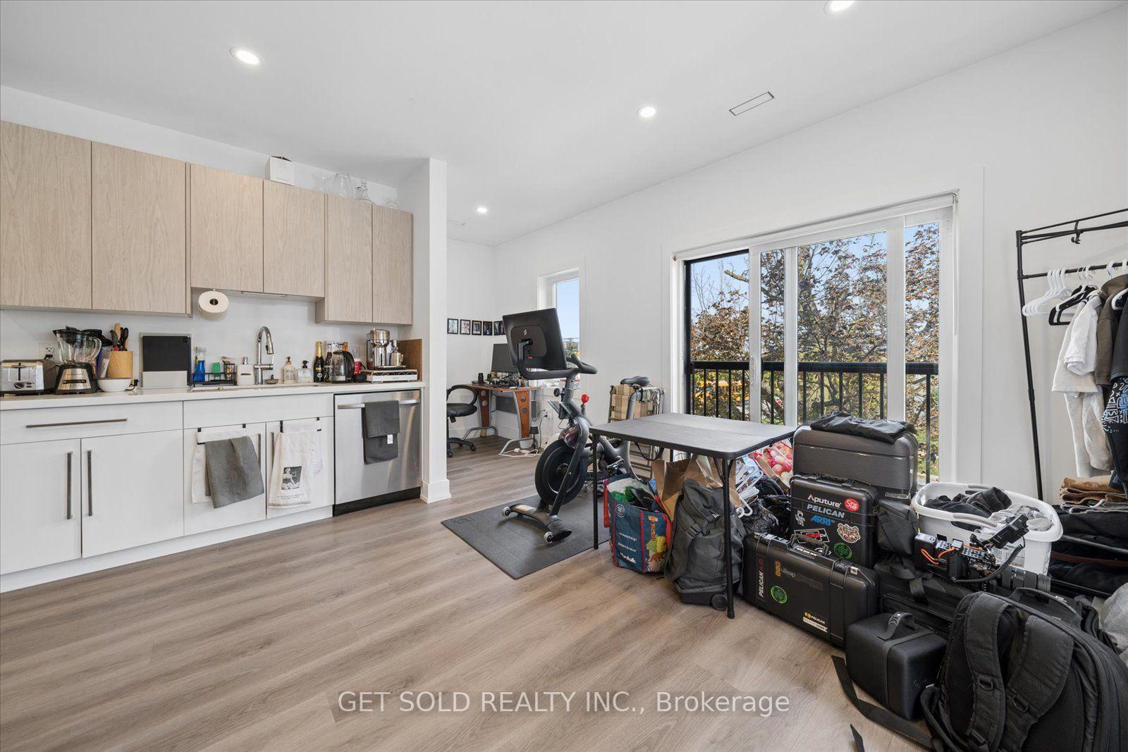 Photo 22 of 15 Burrard Road, Etobicoke, Elms-Old Rexdale — HOMEH