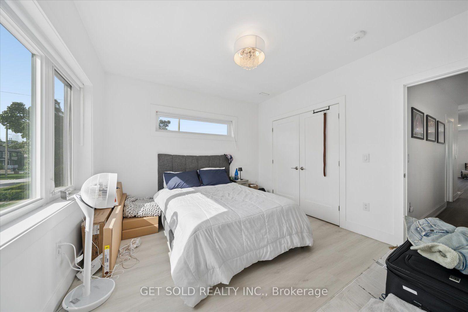 Photo 26 of 15 Burrard Road, Etobicoke, Elms-Old Rexdale — HOMEH