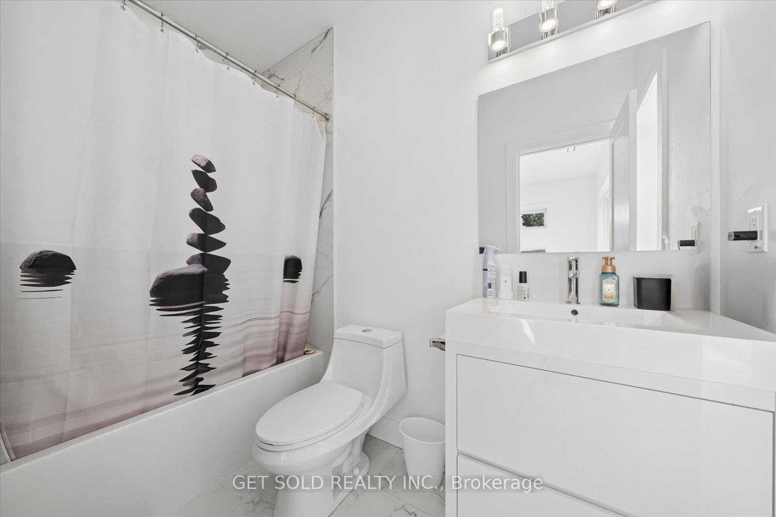 Photo 28 of 15 Burrard Road, Etobicoke, Elms-Old Rexdale — HOMEH