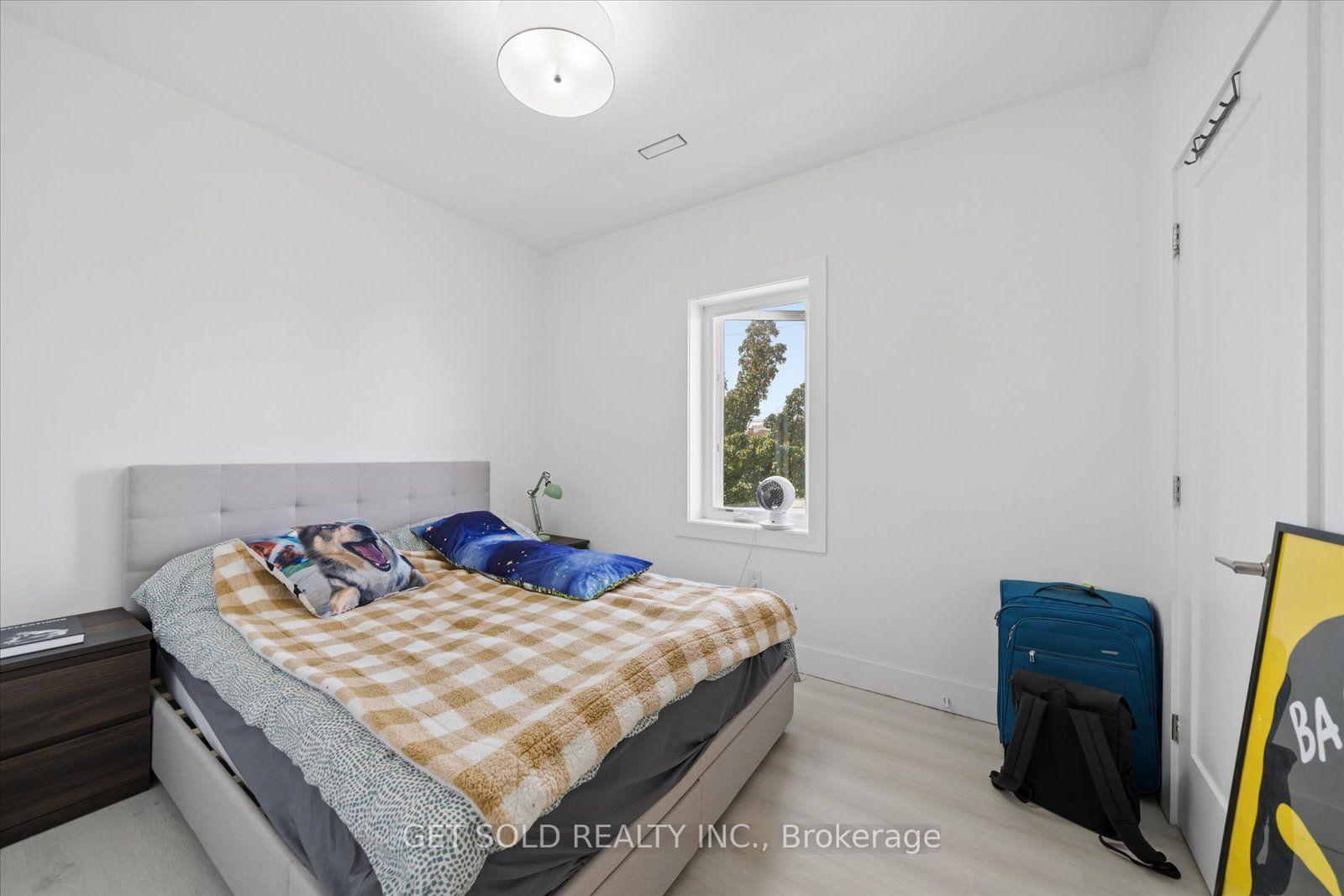 Photo 29 of 15 Burrard Road, Etobicoke, Elms-Old Rexdale — HOMEH
