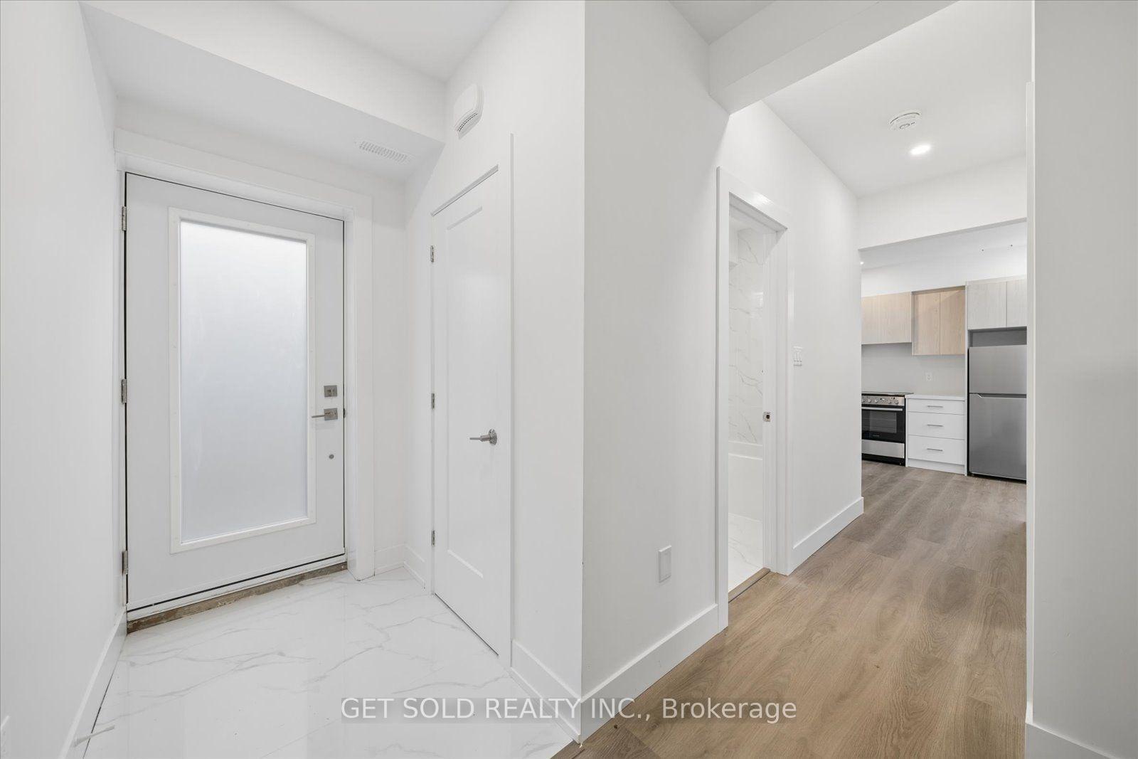 Photo 35 of 15 Burrard Road, Etobicoke, Elms-Old Rexdale — HOMEH