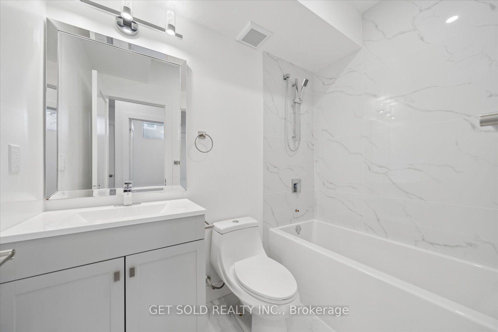 Photo 37 of 15 Burrard Road, Etobicoke, Elms-Old Rexdale — HOMEH
