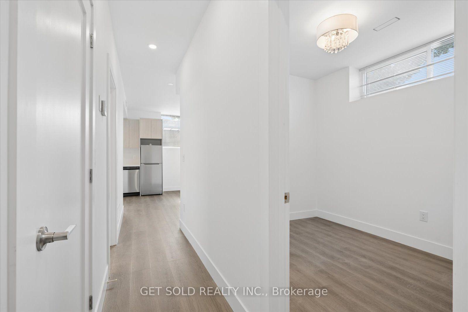 Photo 44 of 15 Burrard Road, Etobicoke, Elms-Old Rexdale — HOMEH