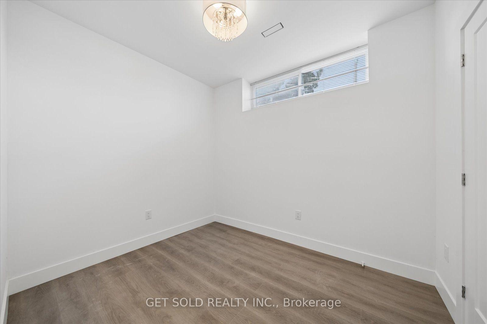 Photo 45 of 15 Burrard Road, Etobicoke, Elms-Old Rexdale — HOMEH