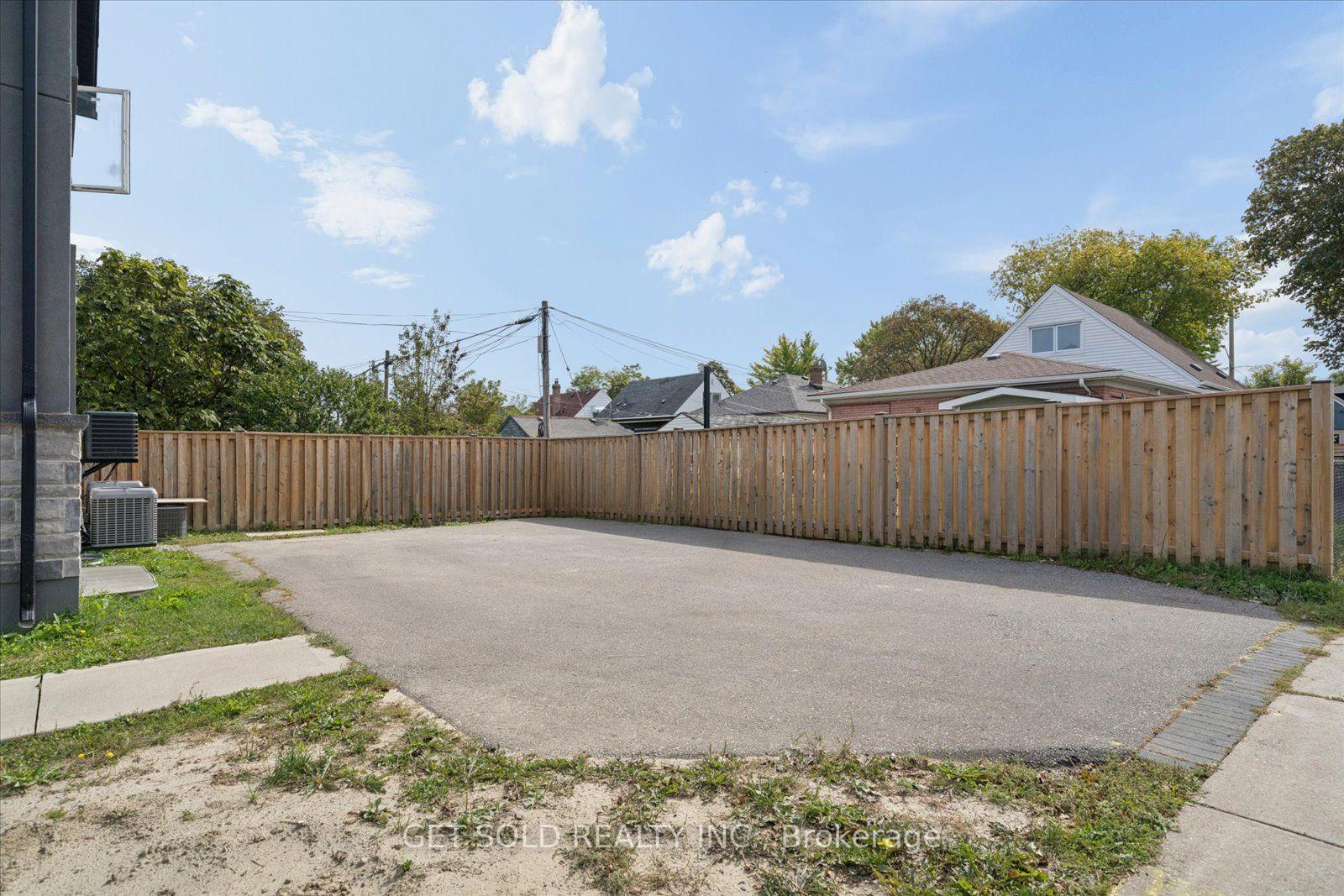 Photo 50 of 15 Burrard Road, Etobicoke, Elms-Old Rexdale — HOMEH