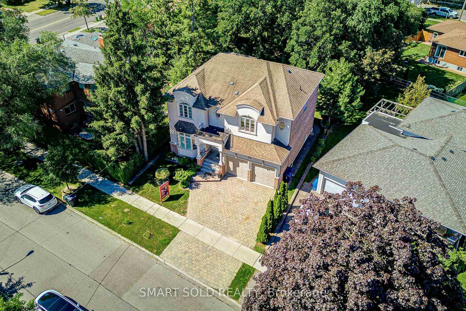 Photo 4 of 6 Brill Crescent, North York, Newtonbrook West — HOMEH