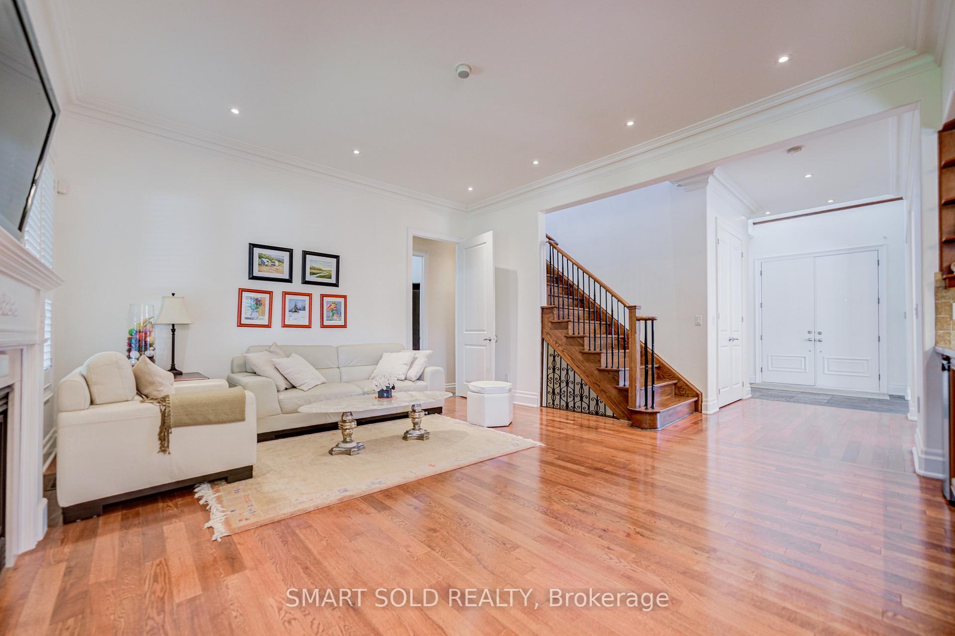 Photo 13 of 6 Brill Crescent, North York, Newtonbrook West — HOMEH