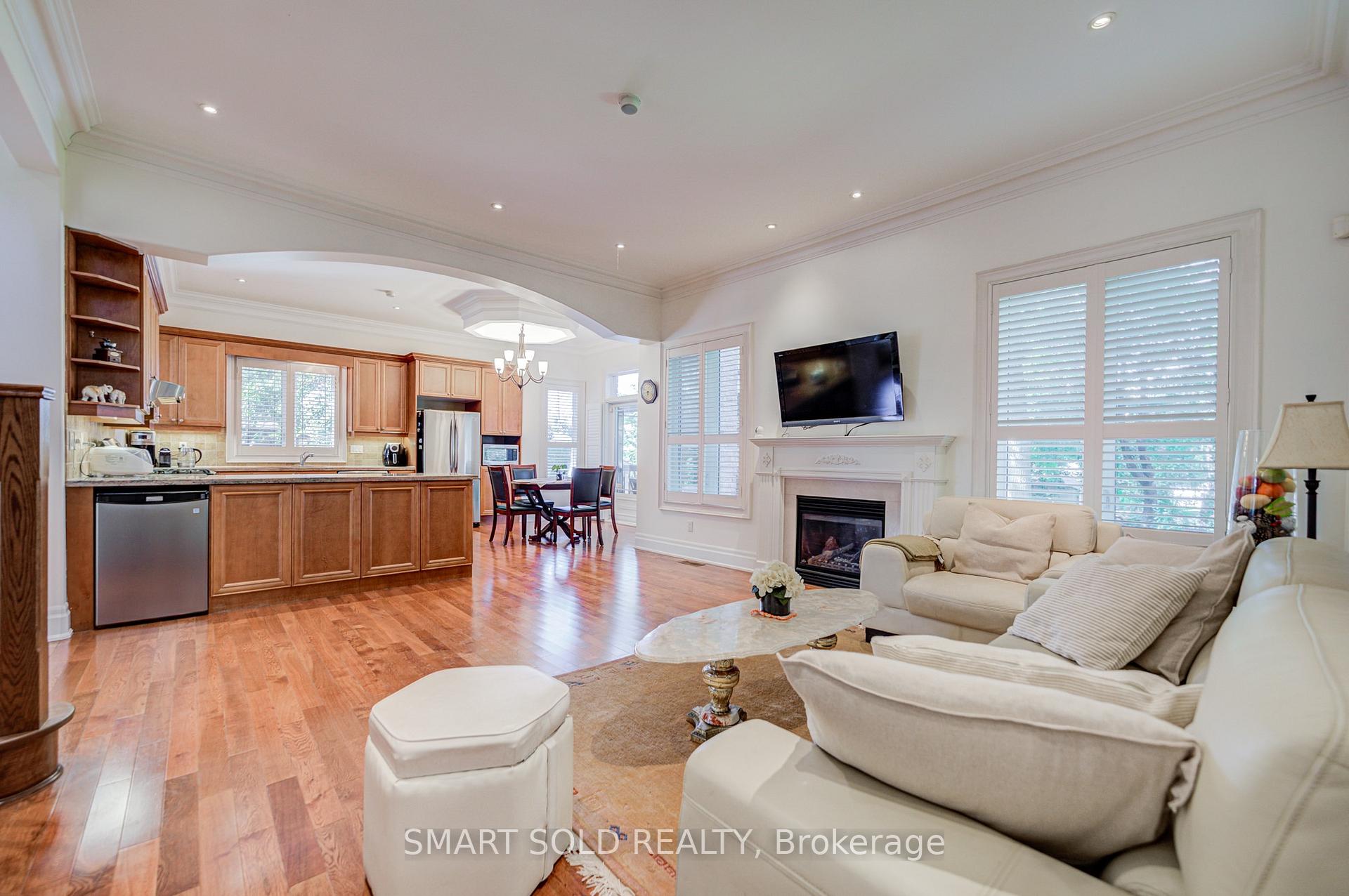 Photo 14 of 6 Brill Crescent, North York, Newtonbrook West — HOMEH