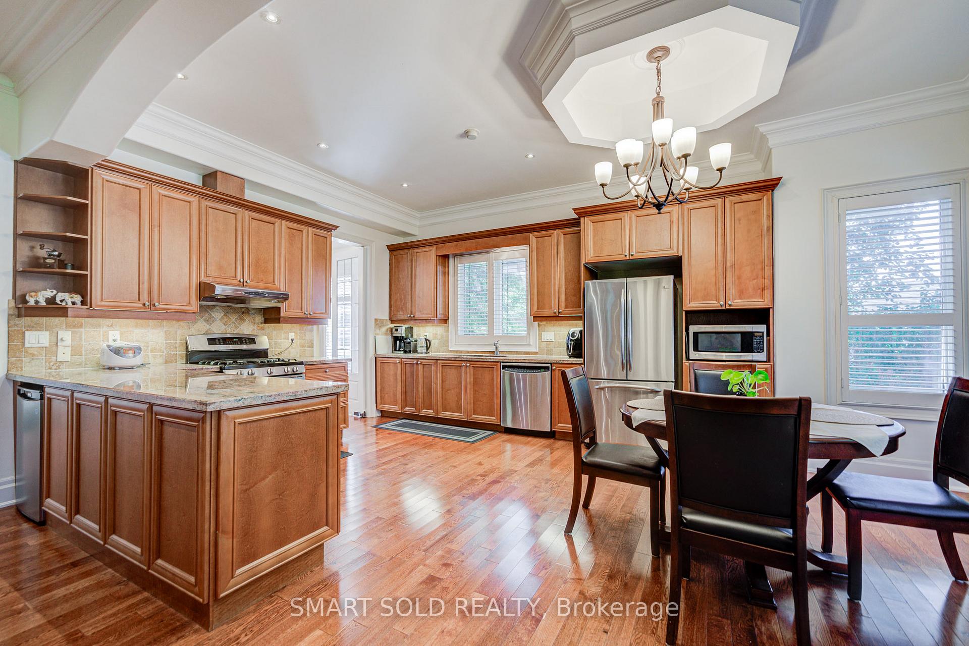 Photo 15 of 6 Brill Crescent, North York, Newtonbrook West — HOMEH