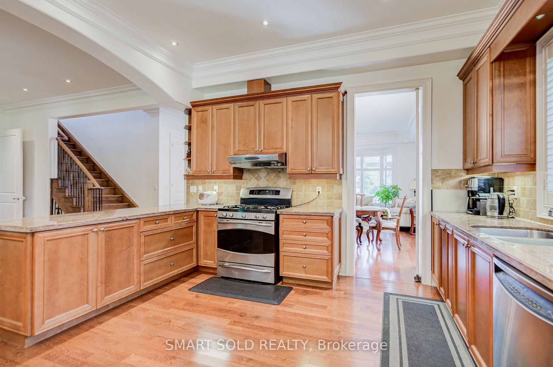 Photo 17 of 6 Brill Crescent, North York, Newtonbrook West — HOMEH