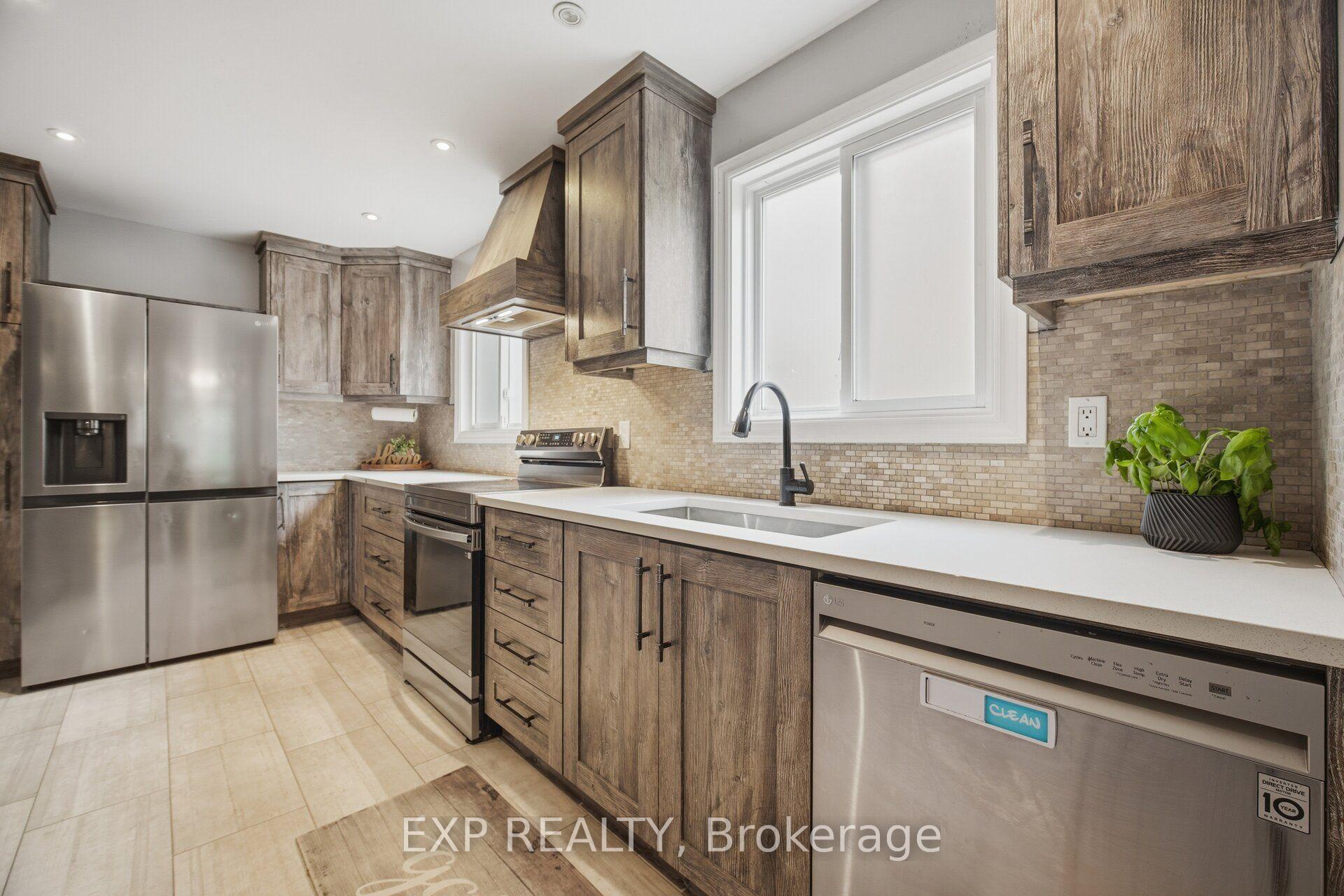 Photo 16 of 14 Royal Palm Drive, Brampton, Heart Lake East — HOMEH