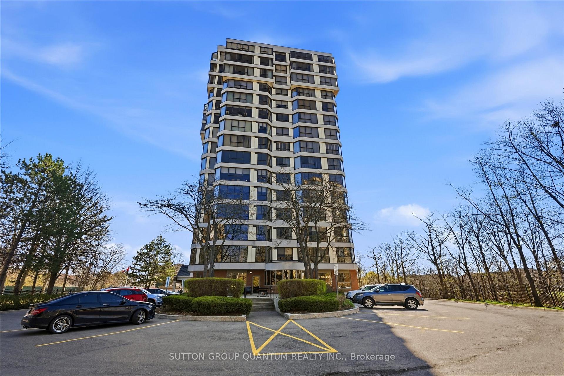 Photo 2 of Unit 403, 1271 Walden Circle, Mississauga, Clarkson — HOMEH