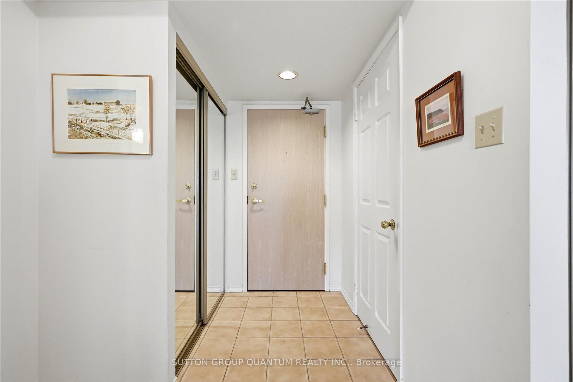 Photo 7 of Unit 403, 1271 Walden Circle, Mississauga, Clarkson — HOMEH