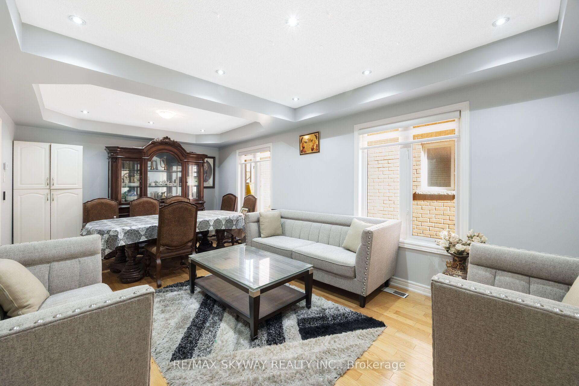 Photo 6 of 46 Don Minaker Drive, Brampton, Bram East — HOMEH